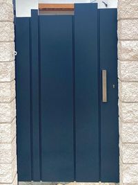 DETALLE DE LA PUERTA PEATONAL